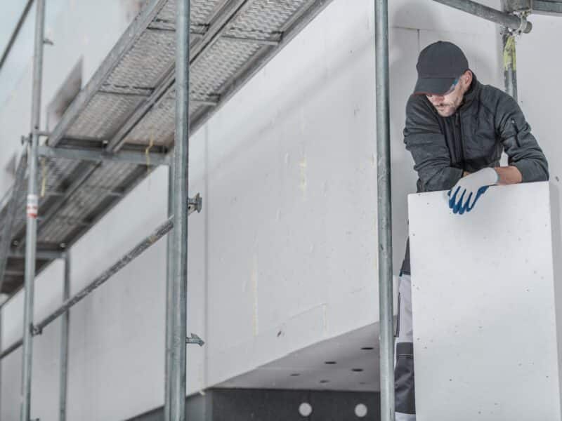 Astuces pour négocier les prix d’isolation extérieure pour votre maison de 140m2